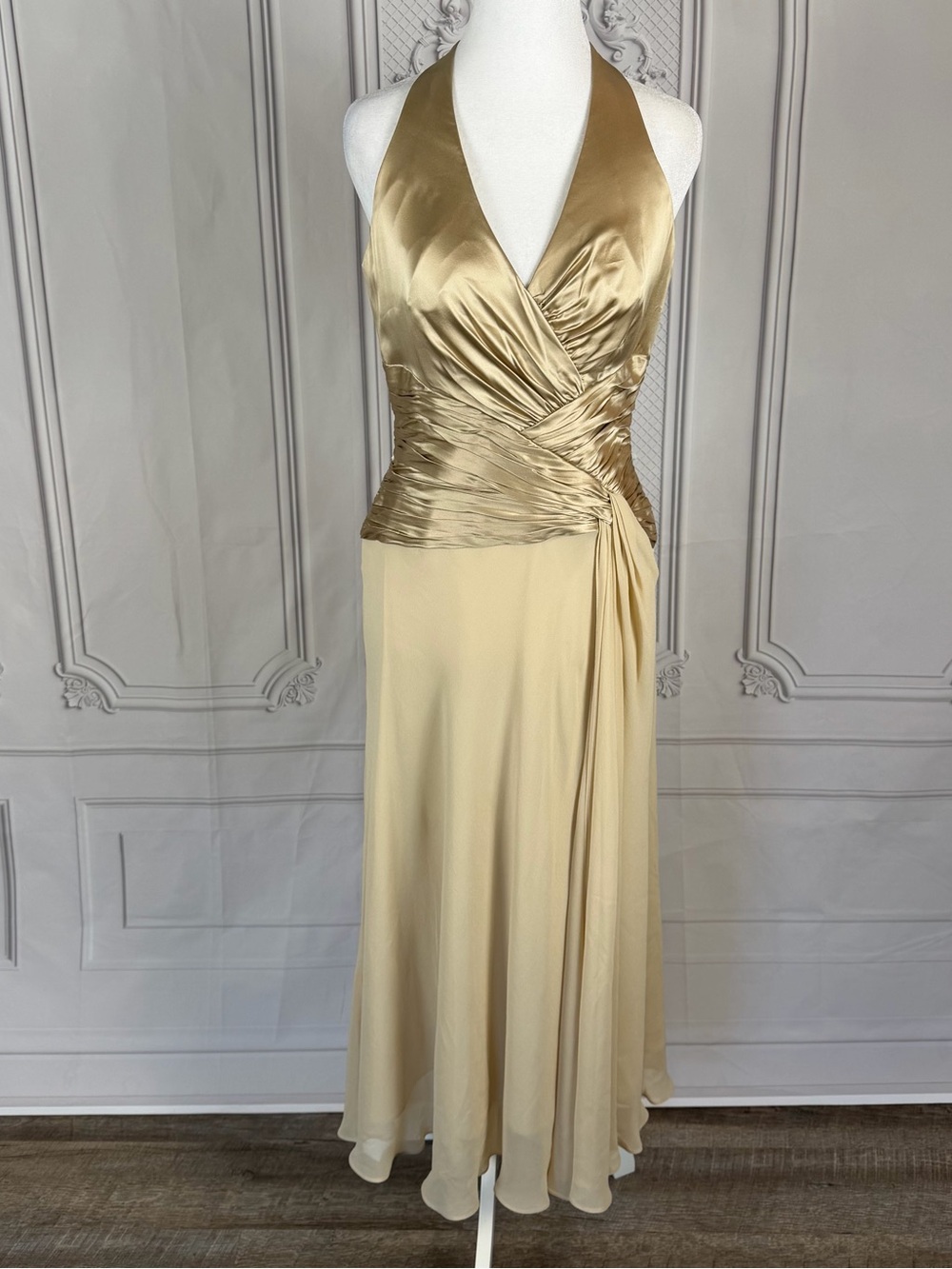 Jones New York 6 Gold Silk Halter Dress Ruched Bodice Silky Formal Evening Glam